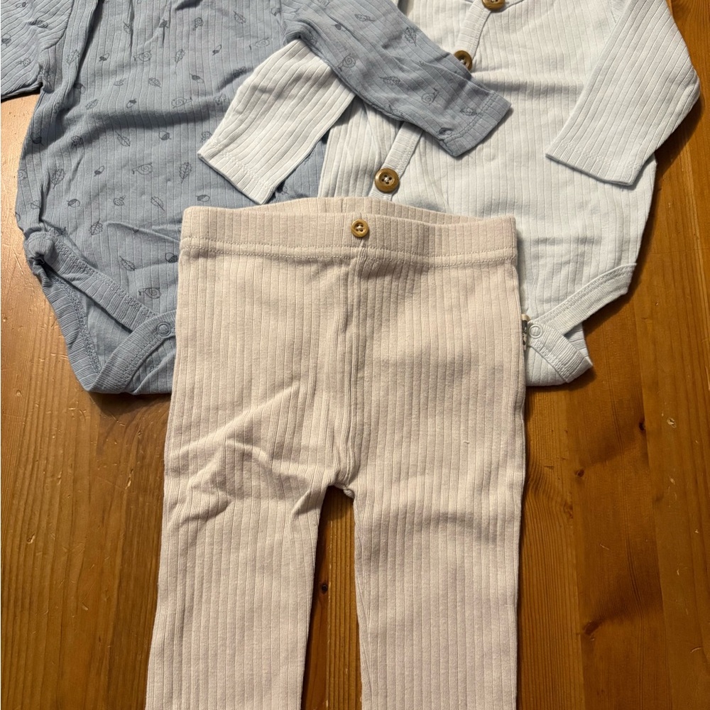 Rabbit Bear Ribbed Baby Onesies with matching pants in Light Blue